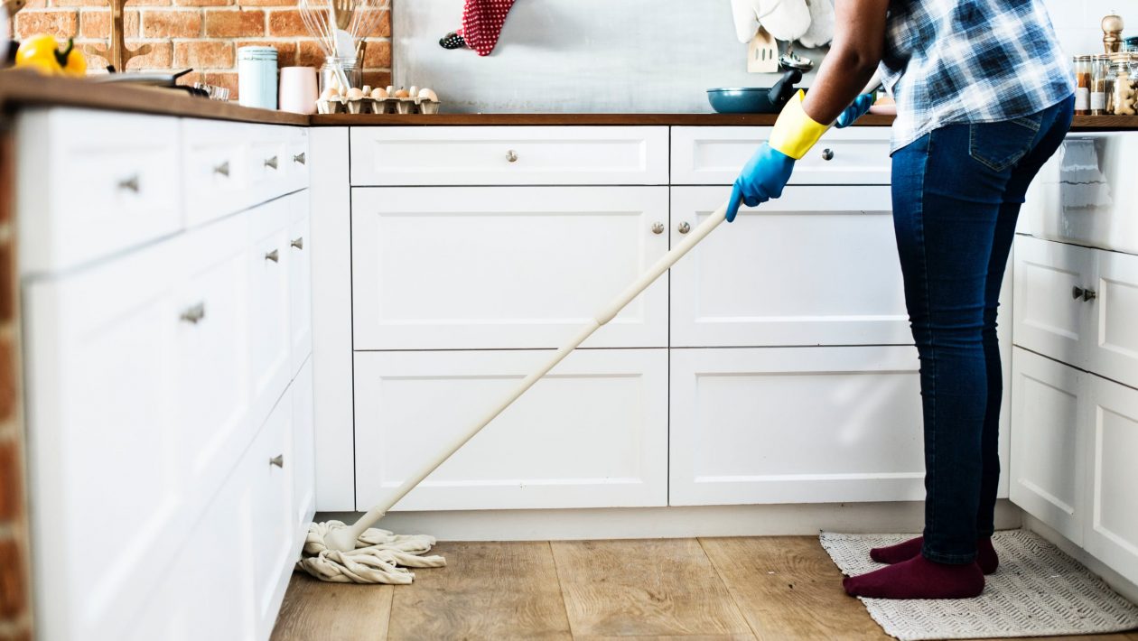 Best tips on how to clean the hardwood floors