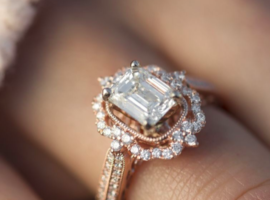 How to Choose an Engagement Ring - We tell you