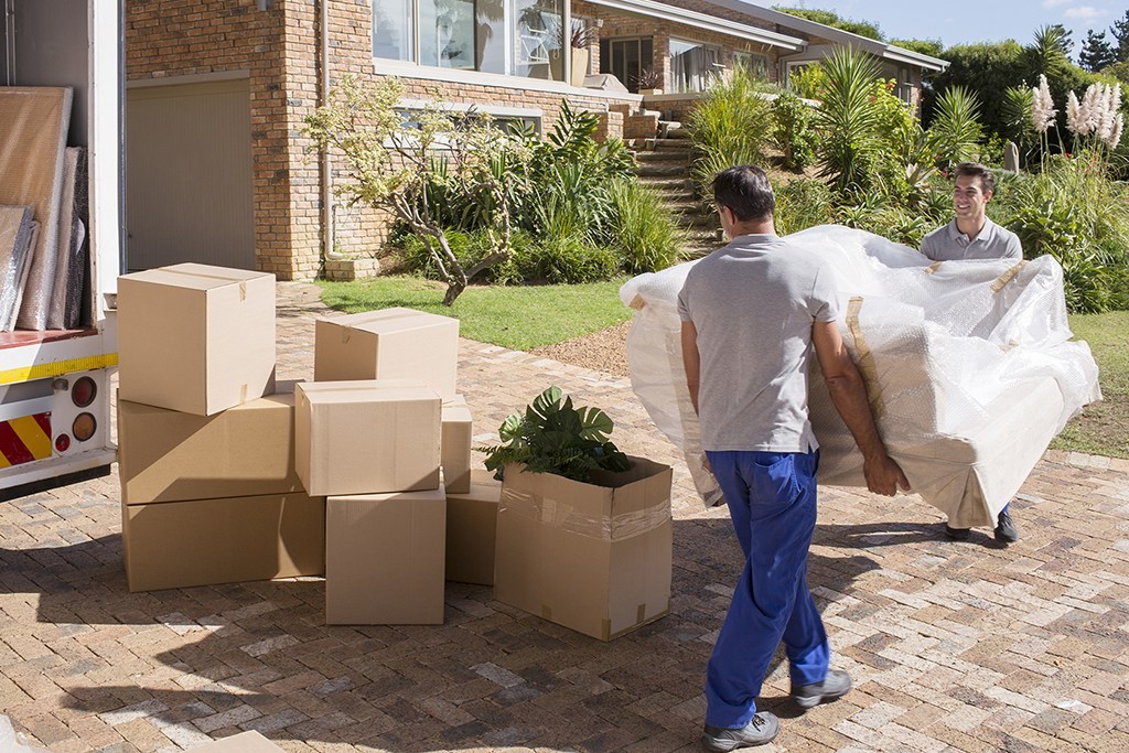 Who Are the Best Interstate Moving Companies on a Budget