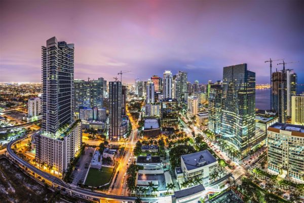 10 Reasons to Invest In the Miami Real Estate Market