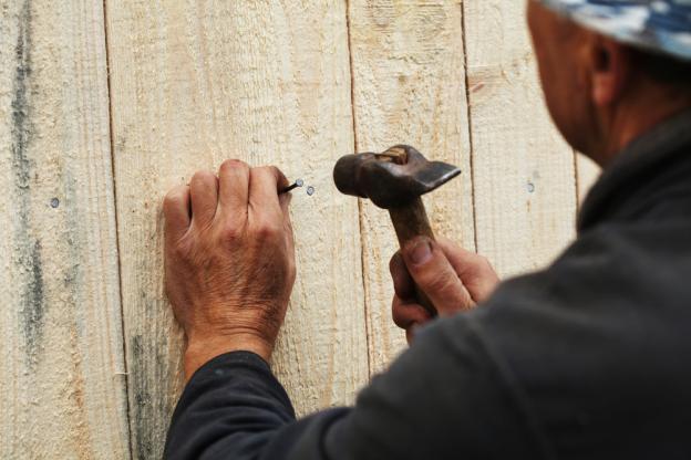 Tips for Mending and Restoring a Wooden Fence