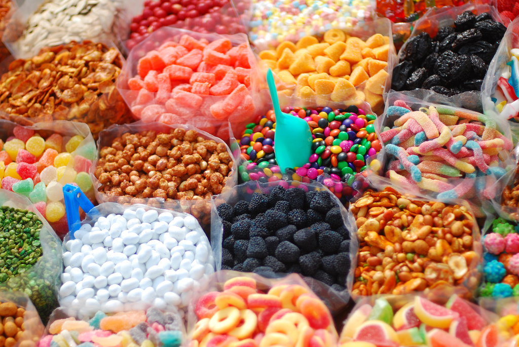 4 Reasons Why It's Better to Buy Candies in Bulk